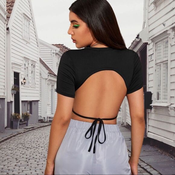 NWOT! Shein brand Sexy backless crop top b… - Picture 2 of 3